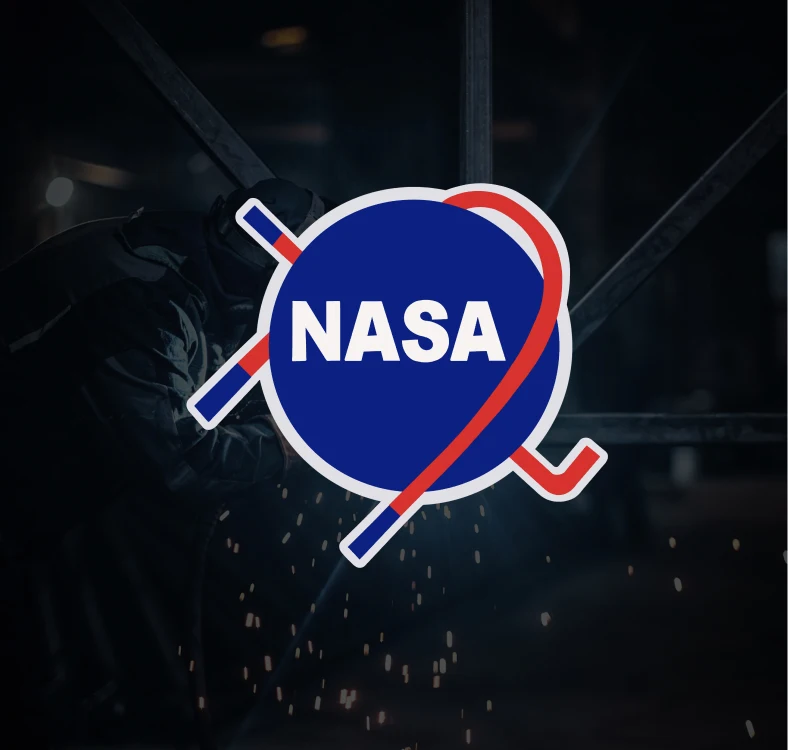 Acerca de Nacional de Anclas Logo de Nacional de Anclas sobre fondo de una persona soldando